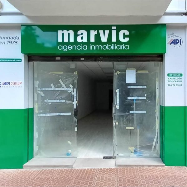 Trabajo realizado en la fachada de Marvic Agencia Inmobiliaria