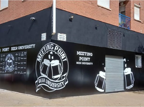 Rotulación Burriana rotulación de fachadas cervecería Meeting Point