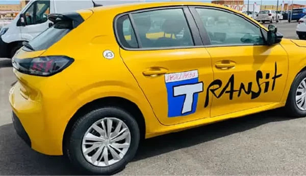 RB Rotulación de Vehículo de color amarillo Transit